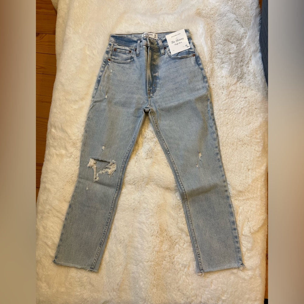 NWT Abercrombie skinny jeans